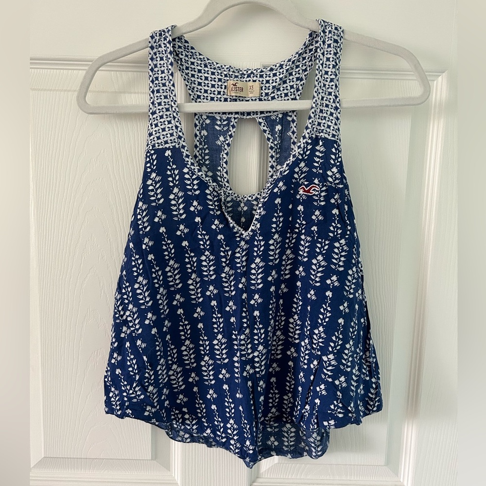 Hollister top